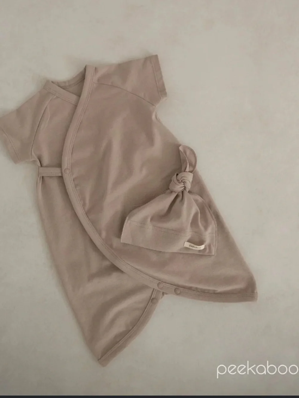 Peekaboo Neutral Knot Hat & kimono set from junie grey unisex